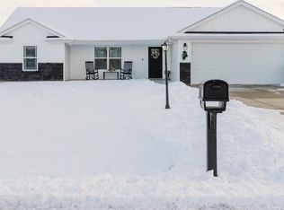 721 W 15th St, Johnston City, IL 62951