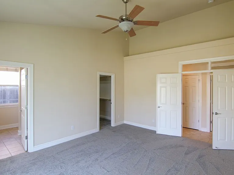 620 San Gabriel St — Photo 17