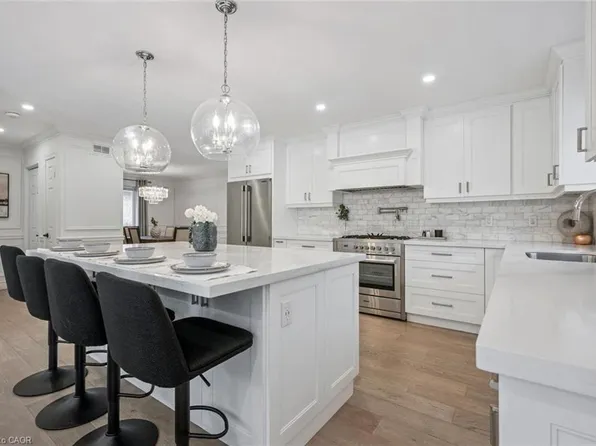 18 Keys Cres, Guelph, ON N1G 5J7