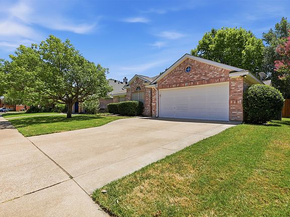 3rd image of 2771 Oakdale Dr