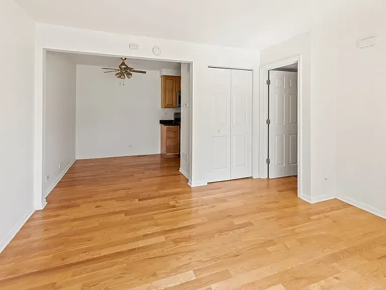 112 Surrey Dr — Photo 6