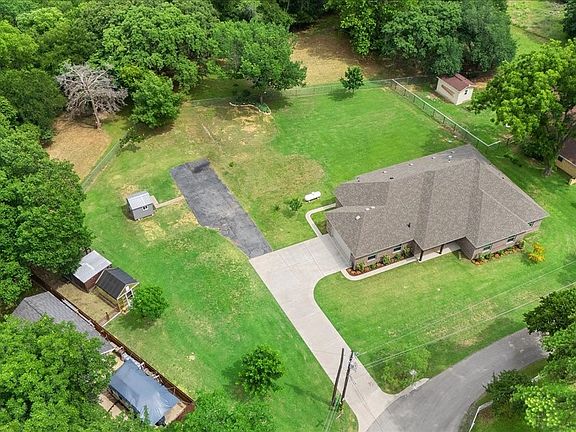 2nd image of 6512 Crooked Ln