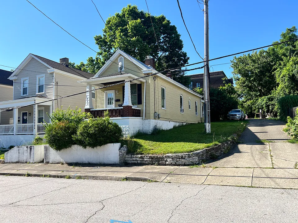 1311 Alberta St