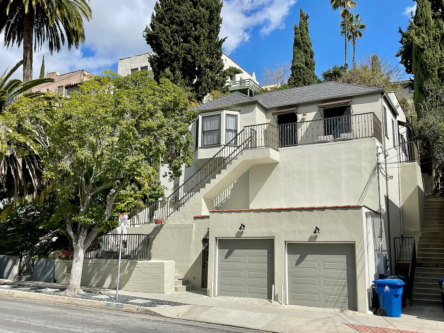 2 bed, 1000 sqft, $4,350 — Photo 1