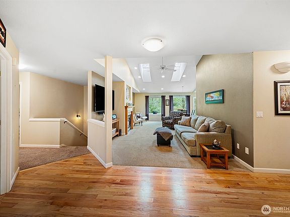 3rd image of 2630 Kaiser Road NW