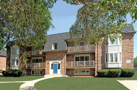 Ypsilanti favorite, Arbor Circle apartments offer everything from a sun-drenched balcony to a refreshing pool and sundeck.