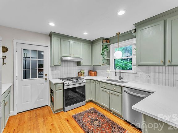 4th image of 105 Azalea Ct