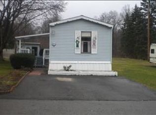 594 Hatter Ln, Walden, NY 12586