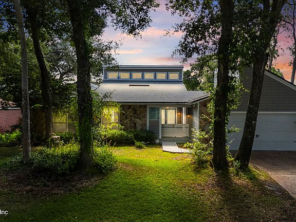 2nd image of 1833 TIERRA VERDE Drive