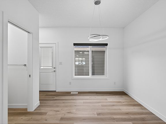 3rd image of 28 Renwyck Pl