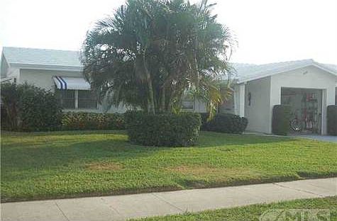 2nd image of 906 Ocean Dr