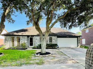 6222 Egypt Dr, Pasadena, TX 77505