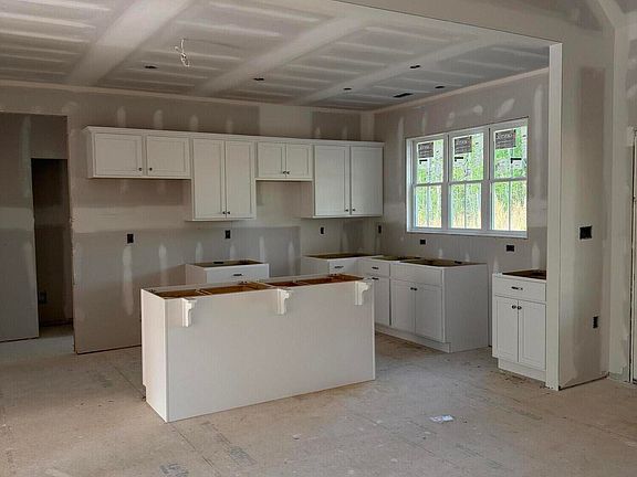 4th image of 75 Copper Penny Rd