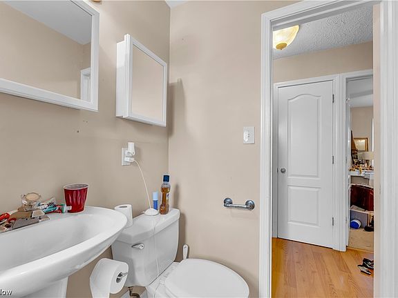 5th image of 4253 Hickory Ln