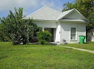 1101 Mill St, Gainesville, TX 76240