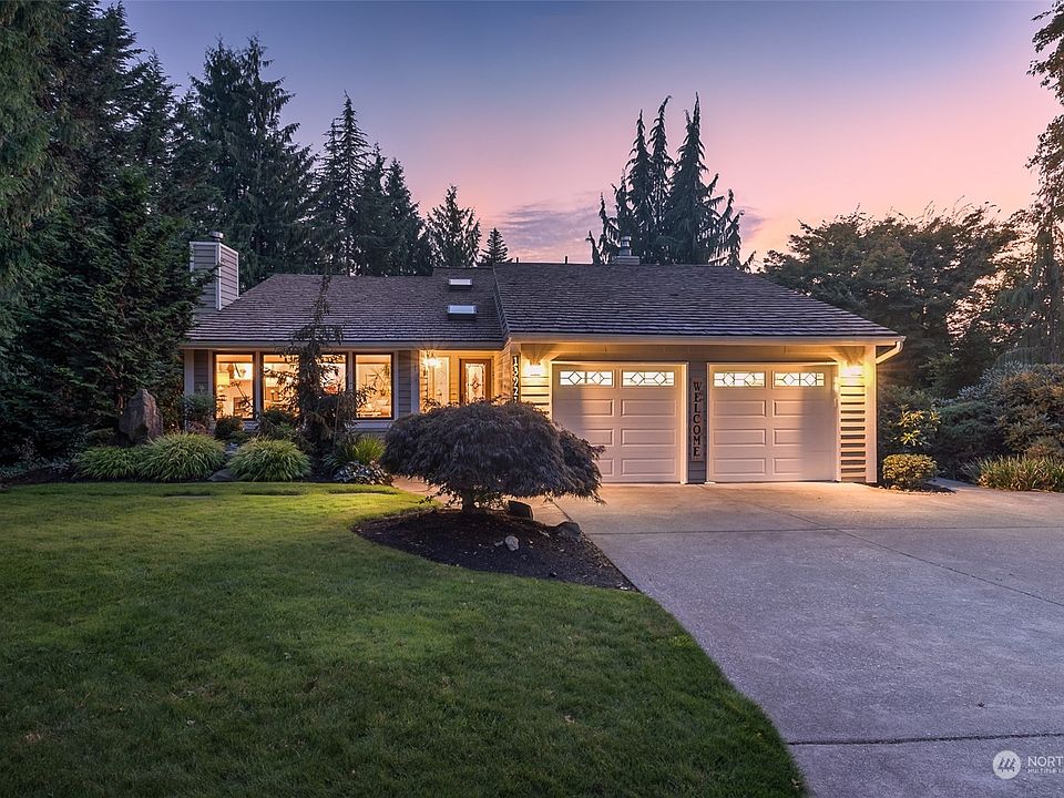 1-story with basement . . . "We love a lot of things about our home. But our favorite thing is that we live in a one level home. It's the grandkids who hang out in the basement!">