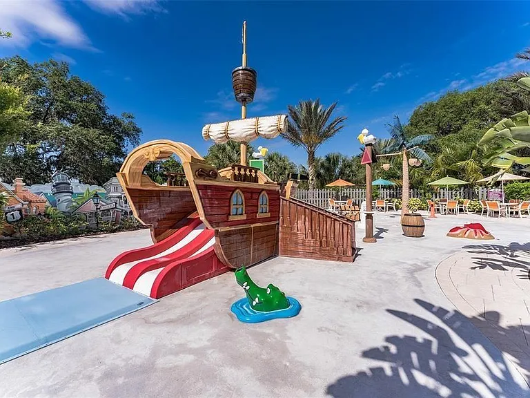 490 Captiva Dr — Photo 23