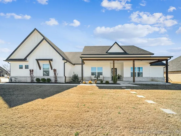 2311 W Maple St, Collinsville, OK 74021