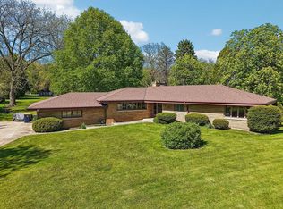 11738 W Hayes AVENUE, West Allis, WI 53227