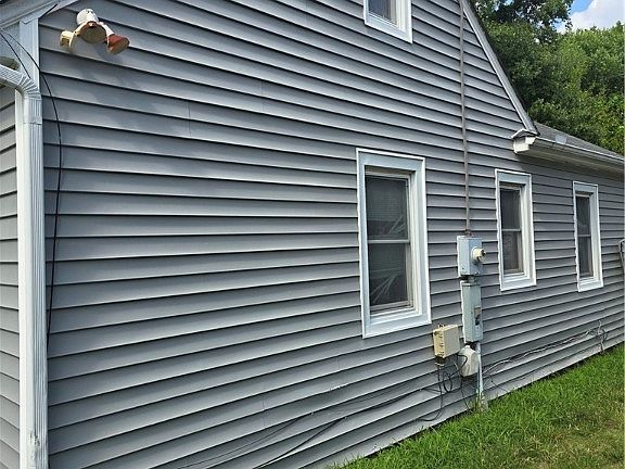 2nd image of 1502 Columbia St