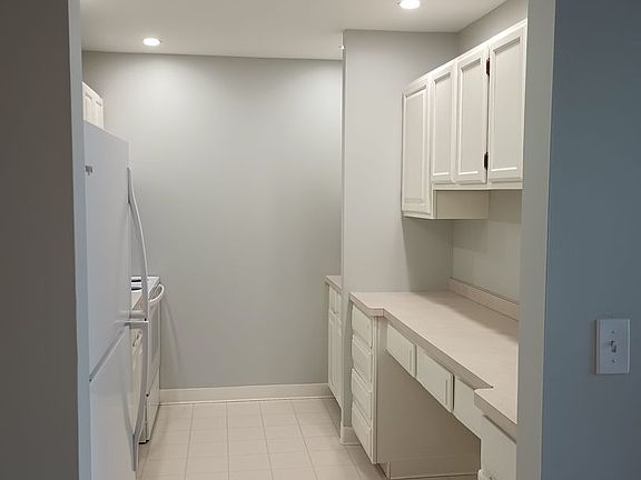 4th image of 6328 Barrie Rd
