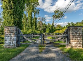 92 Sutton Rd, Millbrook, NY 12545