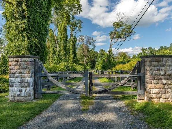 92 Sutton Road, Millbrook, NY 12545