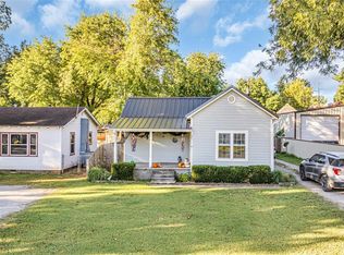 221 N Locust St, Pauls Valley, OK 73075