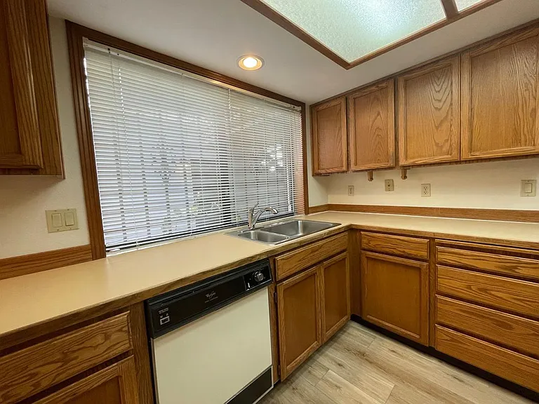 12128 SE 104th Ct — Photo 6