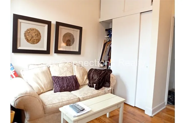 Rented by City Connections Realty | media 7