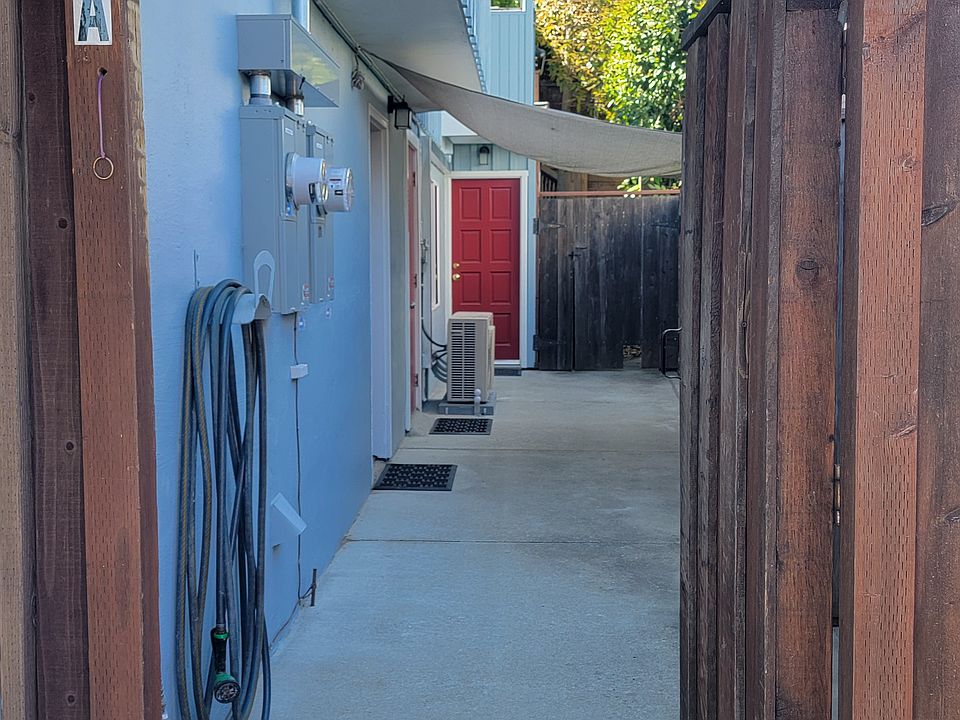 gate to side-patio and ADU inlaw-apartment