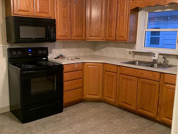 2nd image of 1109 N 10th St