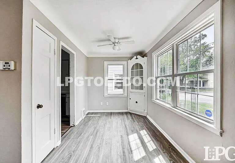 4406 Asbury Dr — Photo 9