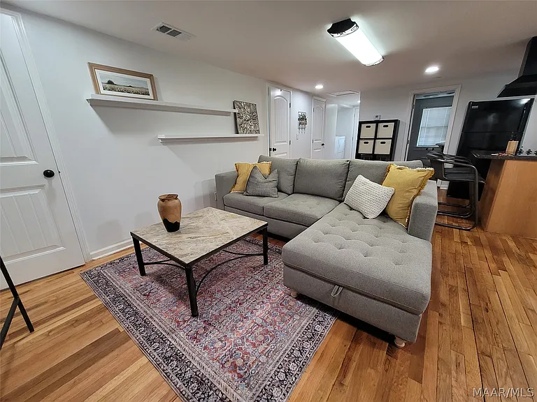 2137 Madison Ave — Photo 32