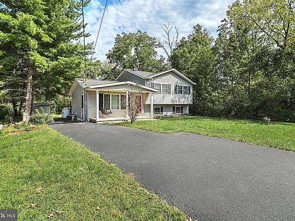 3rd image of 51 Curtis Dr