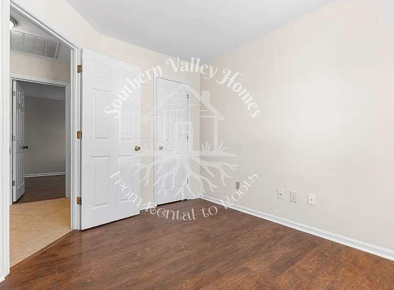 102 Duxbury Ct — Photo 26
