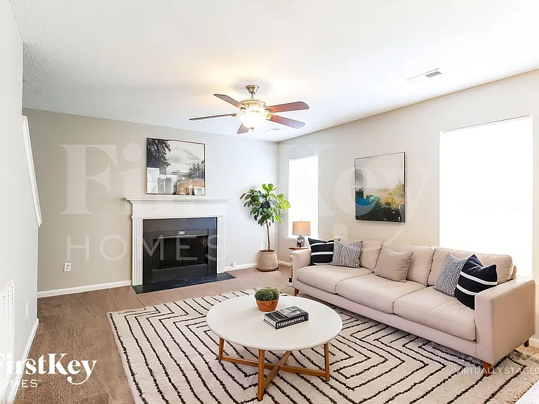 906 Grassy Patch Ln — Photo 4