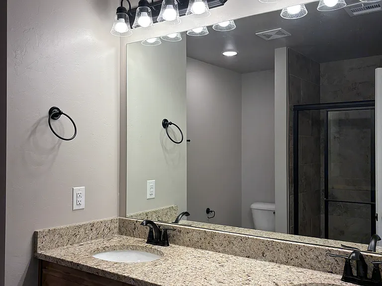 2209 E Grassland Ln — Photo 9