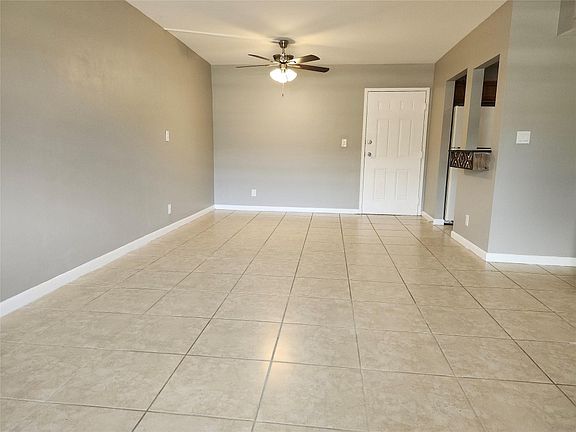 5th image of 475 SE 8th St APT 117
