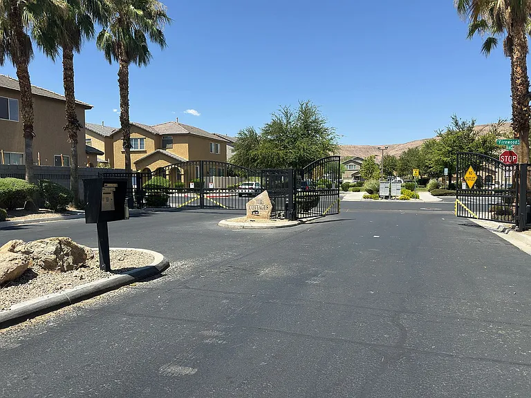 6777 Wormwood Ln — Photo 18