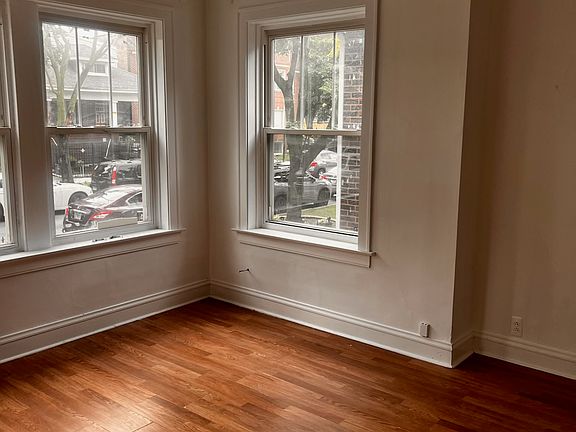 5th image of 6113 S Sacramento Ave #2