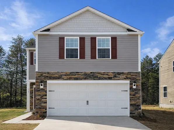 1302 37th Avenue Ln NE, Hickory, NC 28601