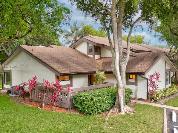 9367 SW 1st St #808, Plantation, FL 33324