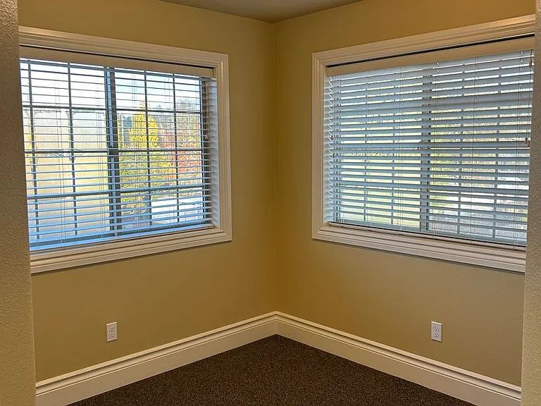 2320 NW Grant Ave #101 — Photo 12