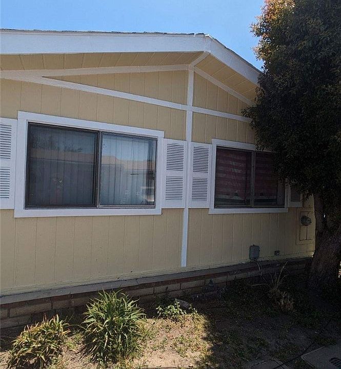 1st image of 206 Las Brisas Cir