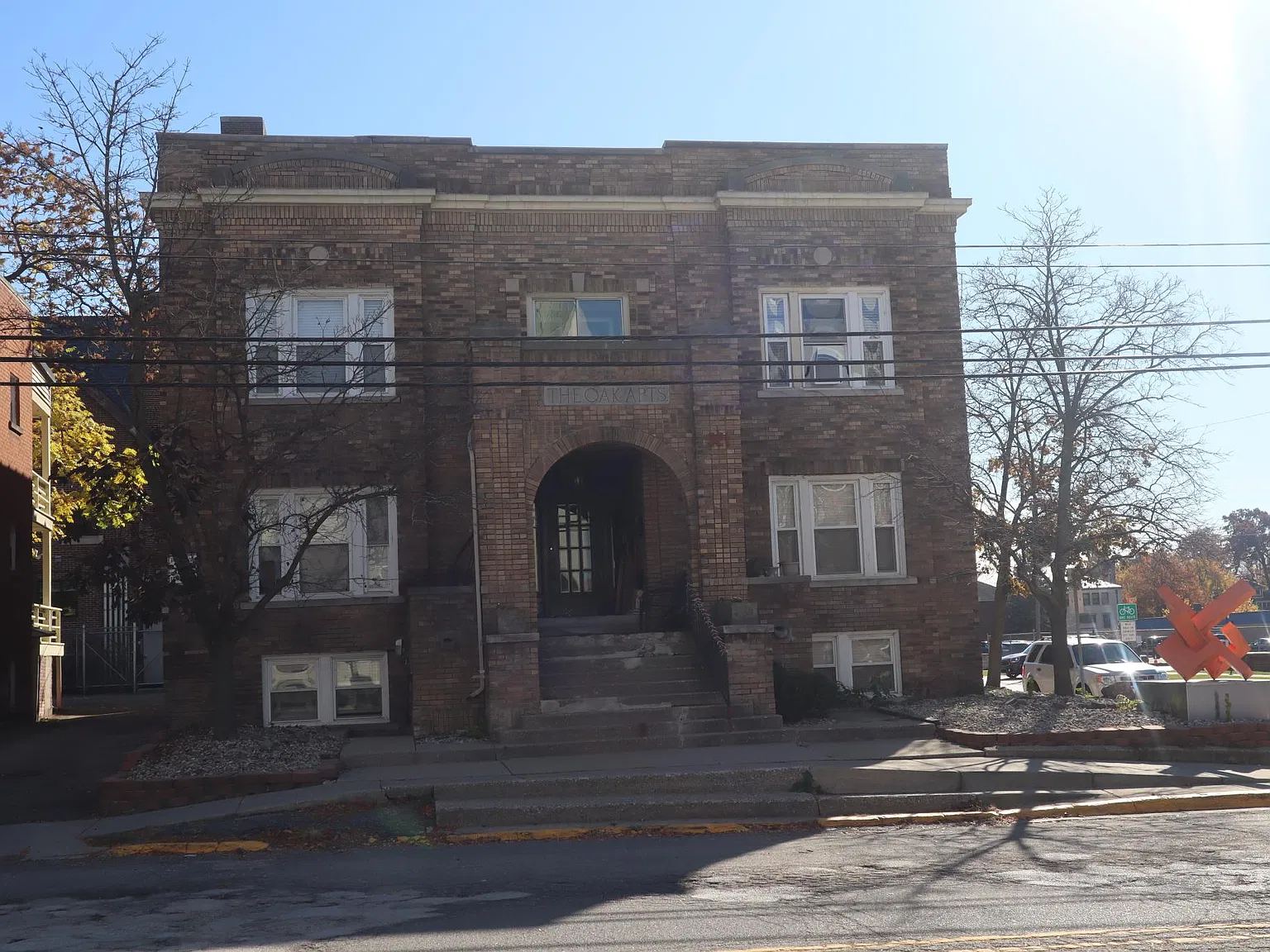 321 W 6th St — Photo 1