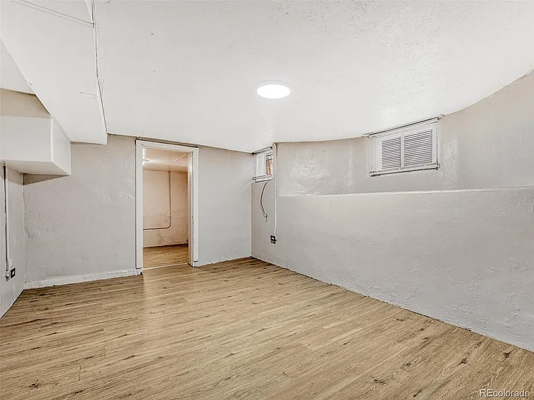 548 S Lincoln St #BASEMENT — Photo 7