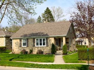 W66N736 Madison Ave, Cedarburg, WI 53012