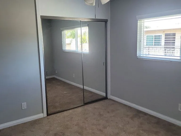 1842-1848 W Valencia Dr — Photo 24