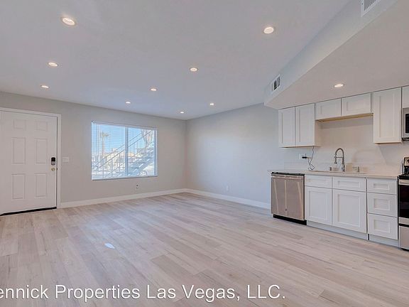 3rd image of 471 Jefferson Blvd APT 2